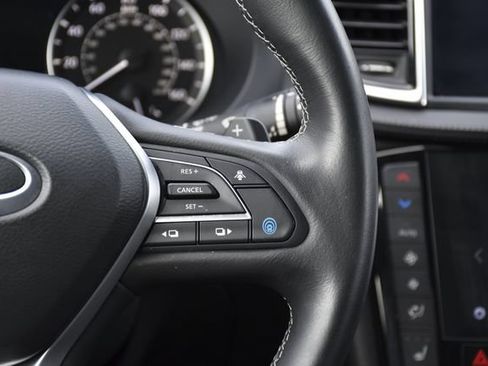 Used 2025 INFINITI QX50 Luxe AWD/4WD image 9