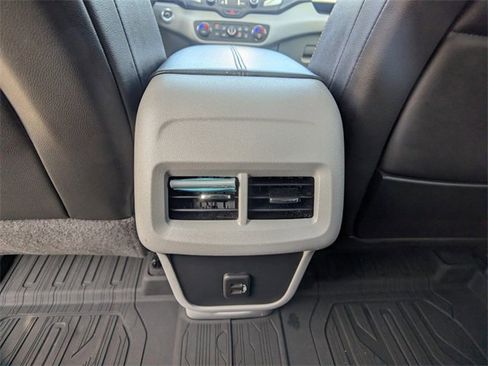 Used 2021 GMC Terrain SLT image 15