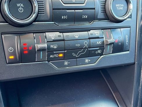 Certified 2018 Ford Explorer XLT w/ Equipment Group 202A image 18