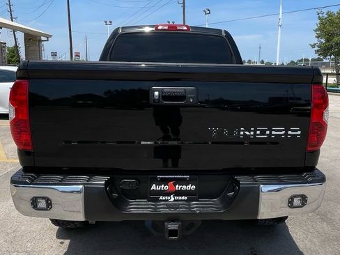 Used 2015 Toyota Tundra SR5 w/ TRD Off Road Package AWD/4WD image 10