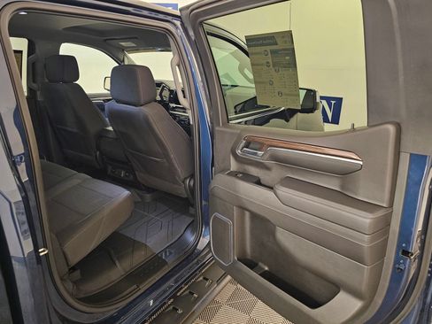 Used 2023 Chevrolet Silverado 1500 LT w/ Safety Package AWD/4WD image 24