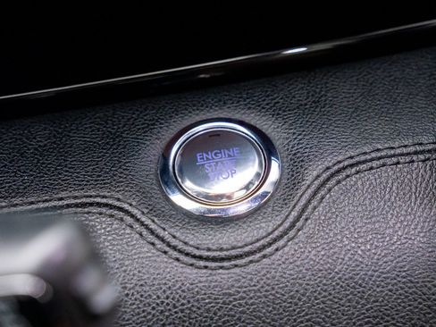 Used 2019 Lincoln Navigator Reserve AWD/4WD image 23