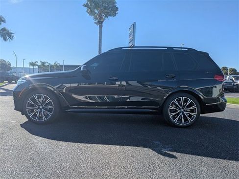 Used 2021 BMW X7 M50i image 6