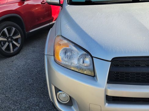 Used 2012 Toyota RAV4 Sport w/ Appearance Pkg image 6