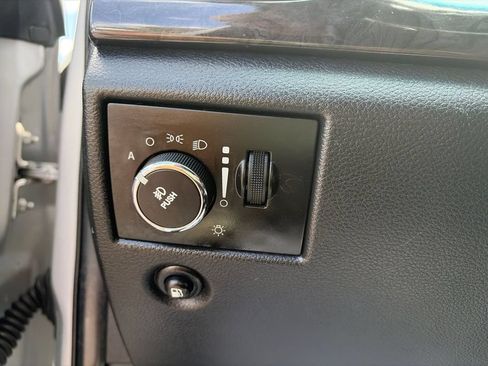 Used 2011 Jeep Grand Cherokee Laredo AWD/4WD image 12