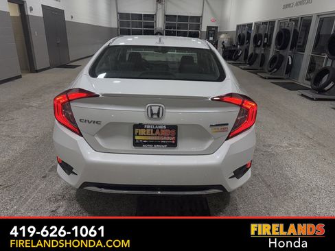 Used 2019 Honda Civic Touring image 5