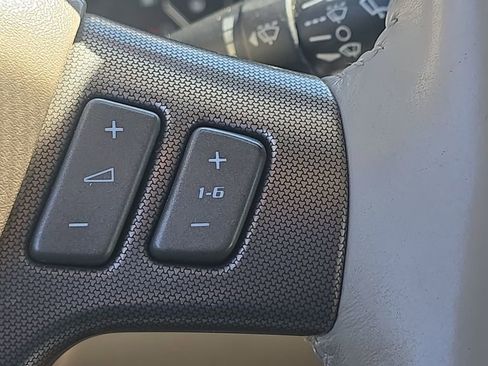 Used 2005 Cadillac XLR RWD image 27
