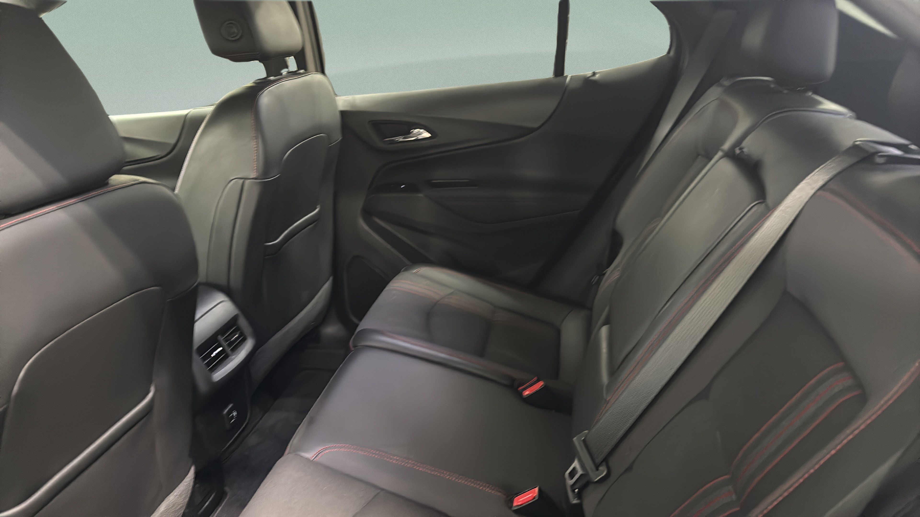 Used 2022 Chevrolet Equinox RS w/ Infotainment Package FWD image 13