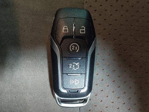 Used 2017 Ford Explorer XLT w/ Equipment Group 202A image 32