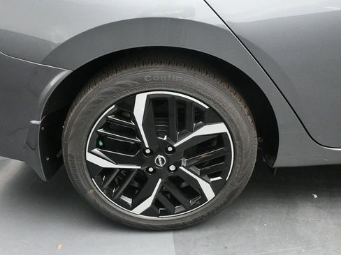 New 2025 Nissan Versa SR w/ Trunk Package image 27