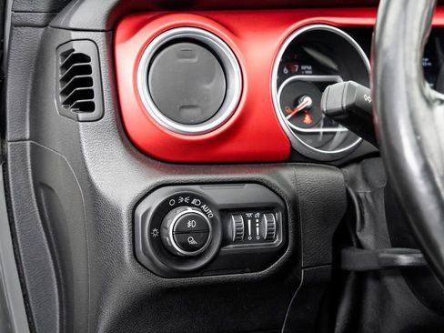 Used 2020 Jeep Gladiator Rubicon image 11