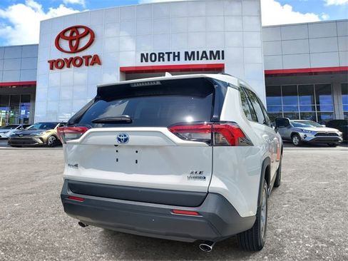 Used 2022 Toyota RAV4 XLE image 4