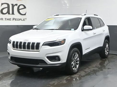 Used 2020 Jeep Cherokee Latitude Plus w/ Comfort/Convenience Group AWD/4WD image 34