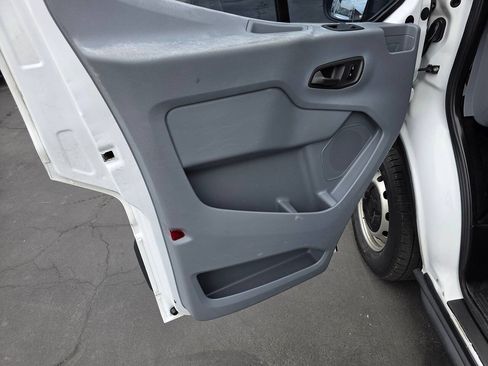 Used 2015 Ford Transit 250 148 Medium Roof RWD image 19