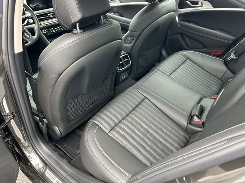 New 2026 Genesis G70 2.5T Prestige image 19