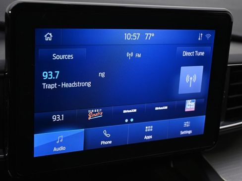 Used 2020 Ford Explorer XLT w/ Equipment Group 202A AWD/4WD image 29