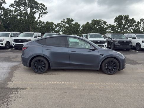 Used 2021 Tesla Model Y Long Range AWD/4WD image 5