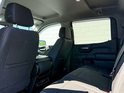 Certified 2021 Chevrolet Silverado 1500 LT AWD/4WD image 32