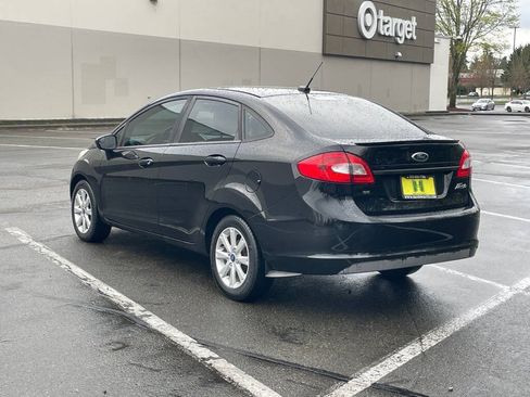 Used 2012 Ford Fiesta SE FWD image 3