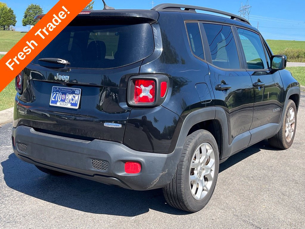 Used 2017 Jeep Renegade Latitude FWD image 13