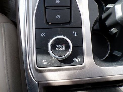 Used 2020 Ford Explorer Platinum w/ Premium Technology Package image 35