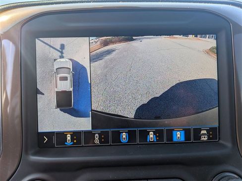 Used 2020 Chevrolet Silverado 1500 High Country w/ Technology Package image 27