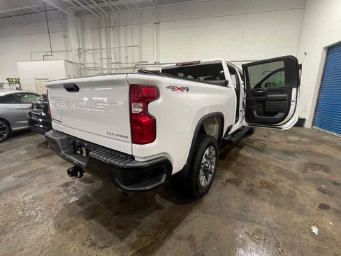 Used 2022 Chevrolet Silverado 2500 Custom w/ Snow Plow Prep/Camper Package image 7
