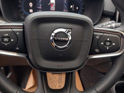 New 2025 Volvo XC40 B5 Ultra w/ Climate Package image 14