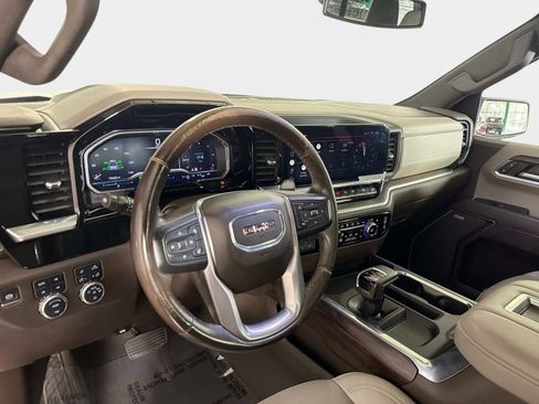 Used 2022 GMC Sierra 1500 SLT w/ SLT Premium Plus Package AWD/4WD image 41