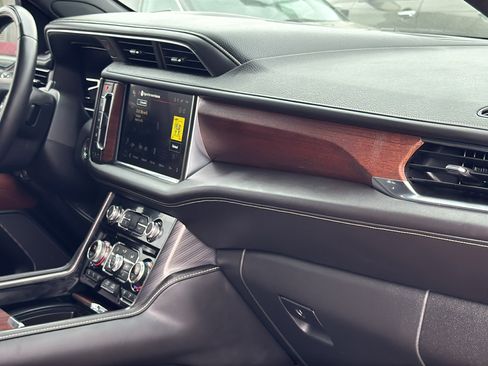Used 2024 GMC Yukon Denali Ultimate image 28