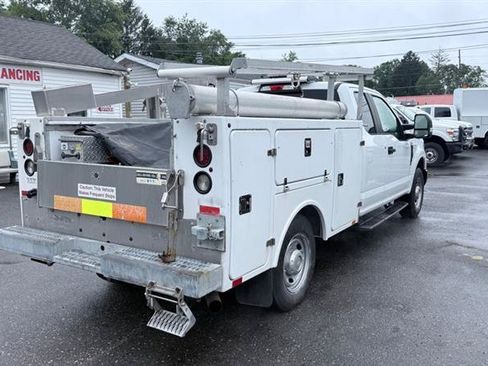 Used 2017 Ford F250 XL w/ Power Equipment Group RWD image 4