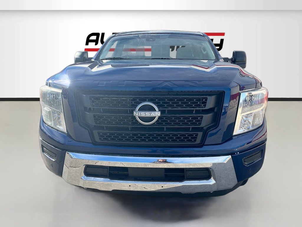Used 2024 Nissan Titan SV w/ SV Convenience Package AWD/4WD image 2