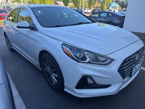 Used 2018 Hyundai Sonata SE FWD image 2