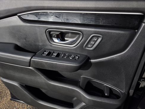 Used 2025 Honda Pilot EX-L image 17
