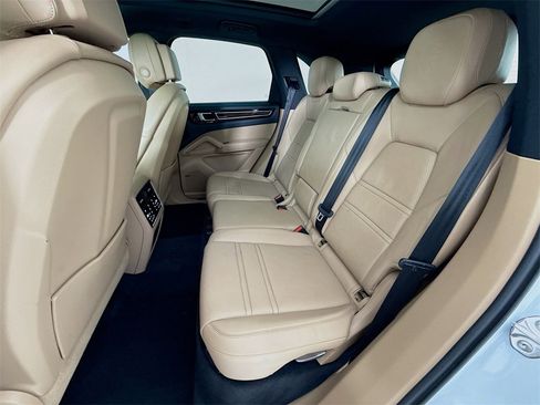Certified 2020 Porsche Cayenne image 26