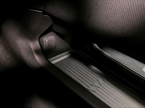 Used 2025 Chevrolet Equinox EV LT w/ Convenience Package image 26