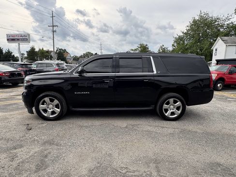 Used 2018 Chevrolet Suburban LT image 19
