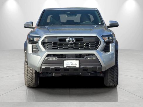Used 2025 Toyota Tacoma TRD Off-Road AWD/4WD image 9