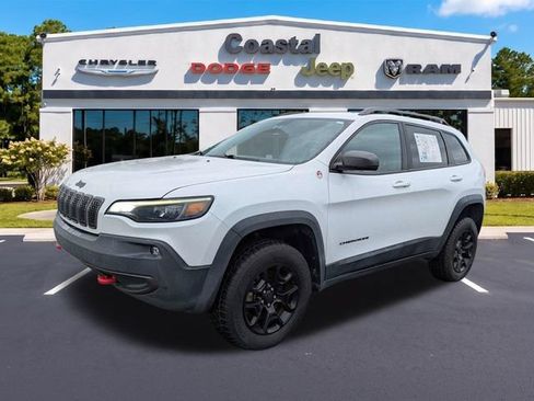 Used 2019 Jeep Cherokee Trailhawk AWD/4WD image 7