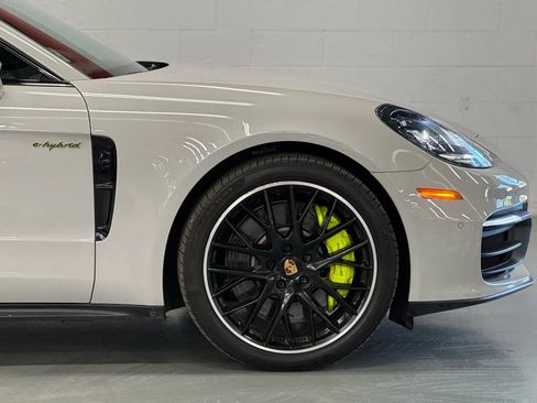 Used 2022 Porsche Panamera 4S w/ Premium Package image 11