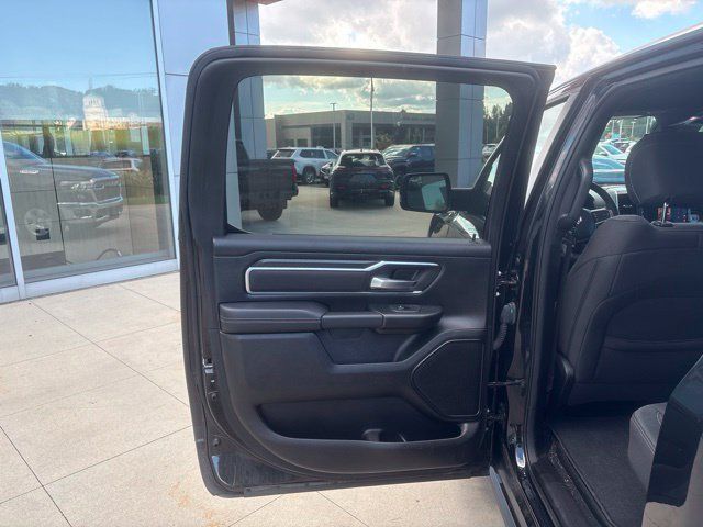 Used 2025 RAM 1500 Big Horn AWD/4WD image 29