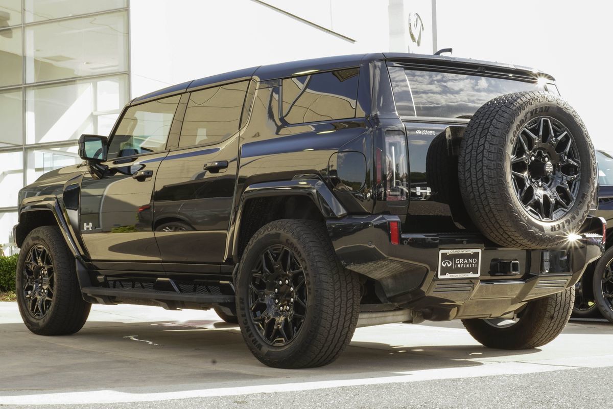 Used 2025 GMC Hummer EV 3X AWD/4WD image 10