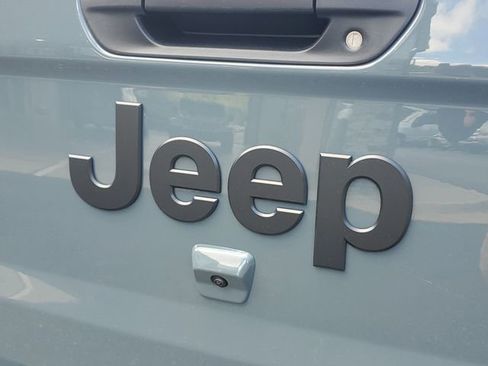 New 2025 Jeep Gladiator Sport image 7