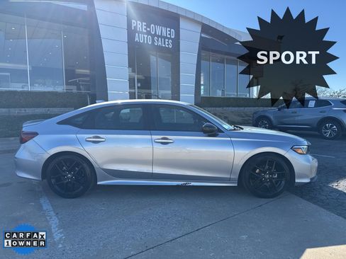 Used 2025 Honda Civic Sport image 2