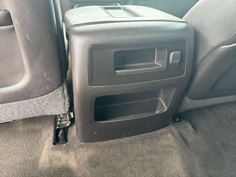 Used 2015 GMC Sierra 1500 SLT w/ SLT Crew Cab Value Package AWD/4WD image 10