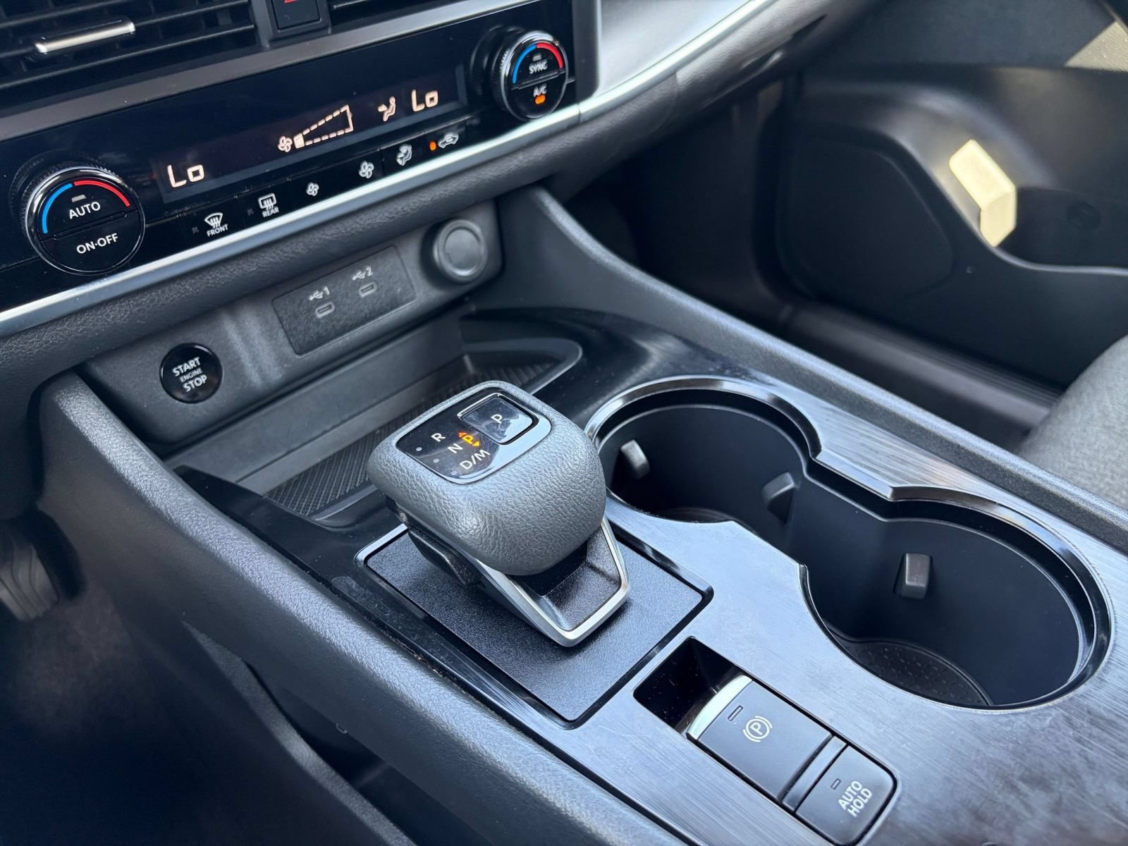 Used 2025 Nissan Rogue SV FWD image 42