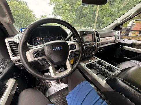 Used 2018 Ford F350 Lariat w/ Lariat Value Package AWD/4WD image 11