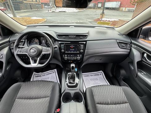 Used 2019 Nissan Rogue SV image 7