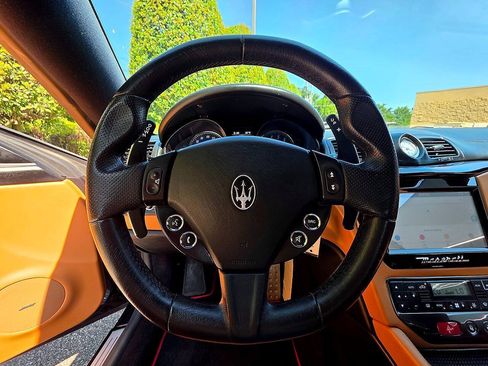 Used 2016 Maserati GranTurismo Sport RWD image 26