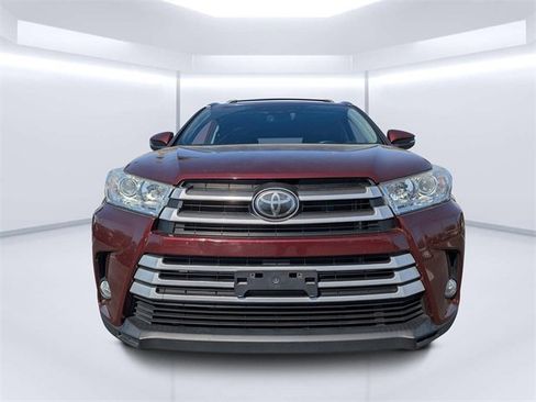 Used 2018 Toyota Highlander XLE w/ Protection Package #3 image 8